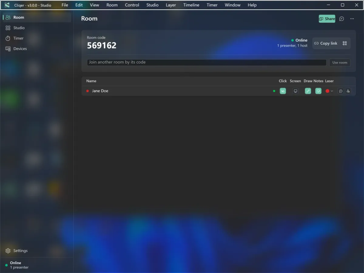 The Cliqer main window on Windows with the Room, Studio, Timer, Devices and Settings list, a room code and one presenter