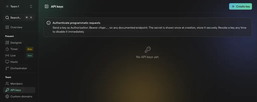 Die Seite API-Schlüssel im Dashboard, unter Team in der Seitenleiste, mit der Schaltfläche „Schlüssel erstellen“ und einem Hinweis zum Senden eines Schlüssels als Bearer-Token