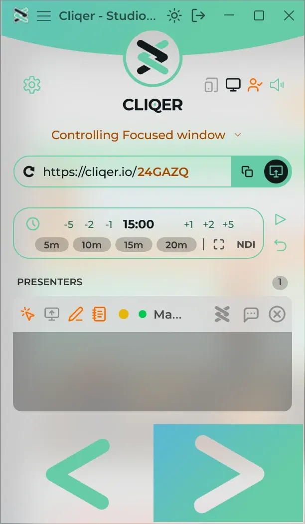 The Classic layout on Windows: Controlling Focused window, the room link, the timer, one presenter and the Previous slide and Next slide buttons